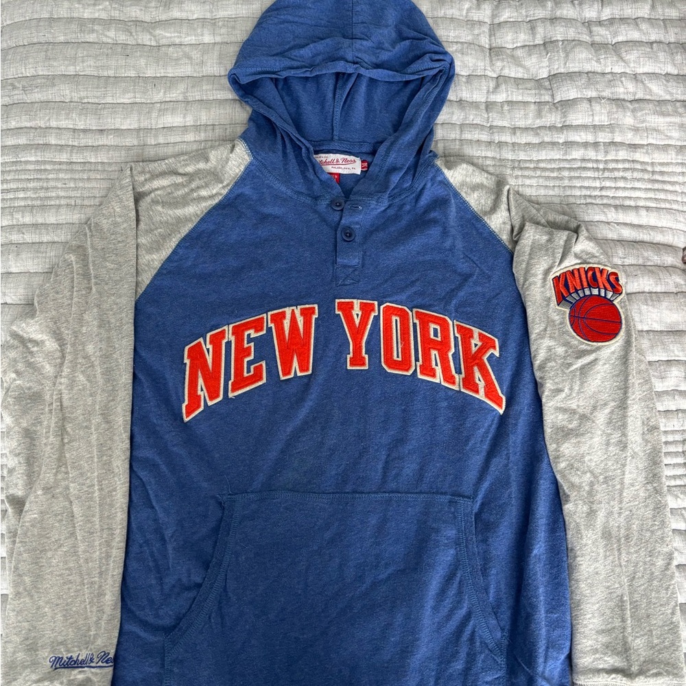 Mitchell & Ness New York Knicks Hooded T Shirt - unisex small - size small - NYK